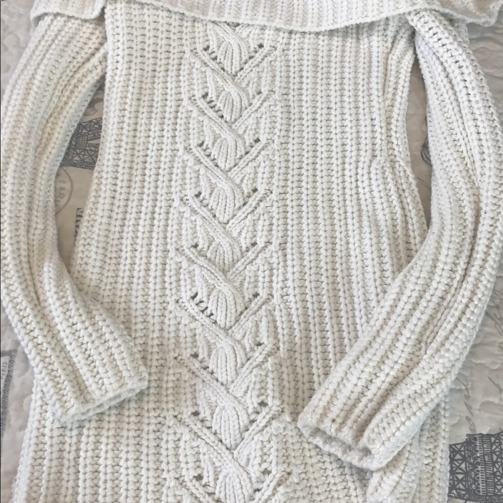 Bebe sweater